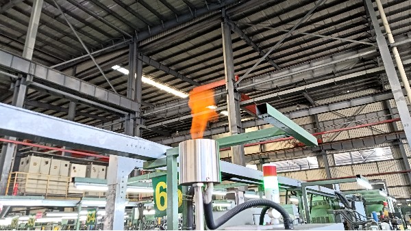 同是不銹鋼換熱管，為什么有的很亮，有的很暗